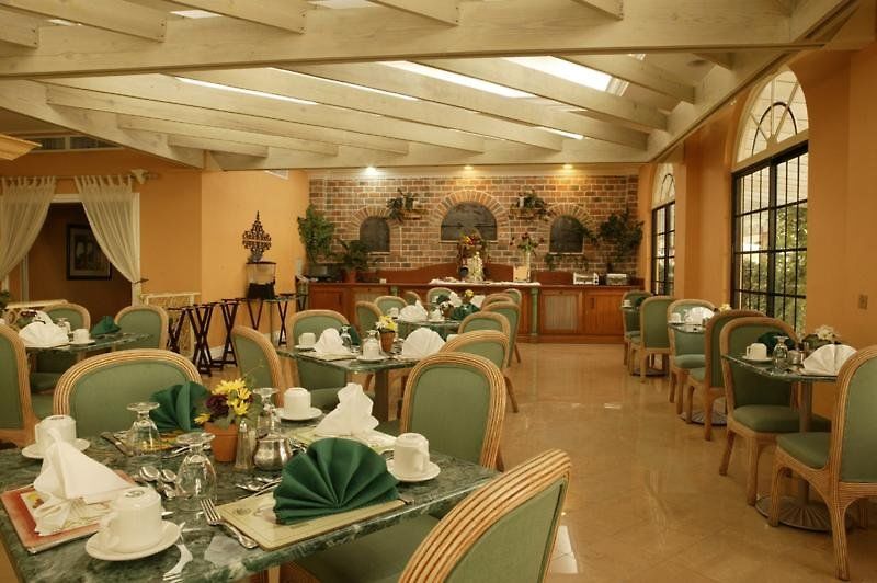 The Knutsford Court Hotel Kingston Restaurant foto